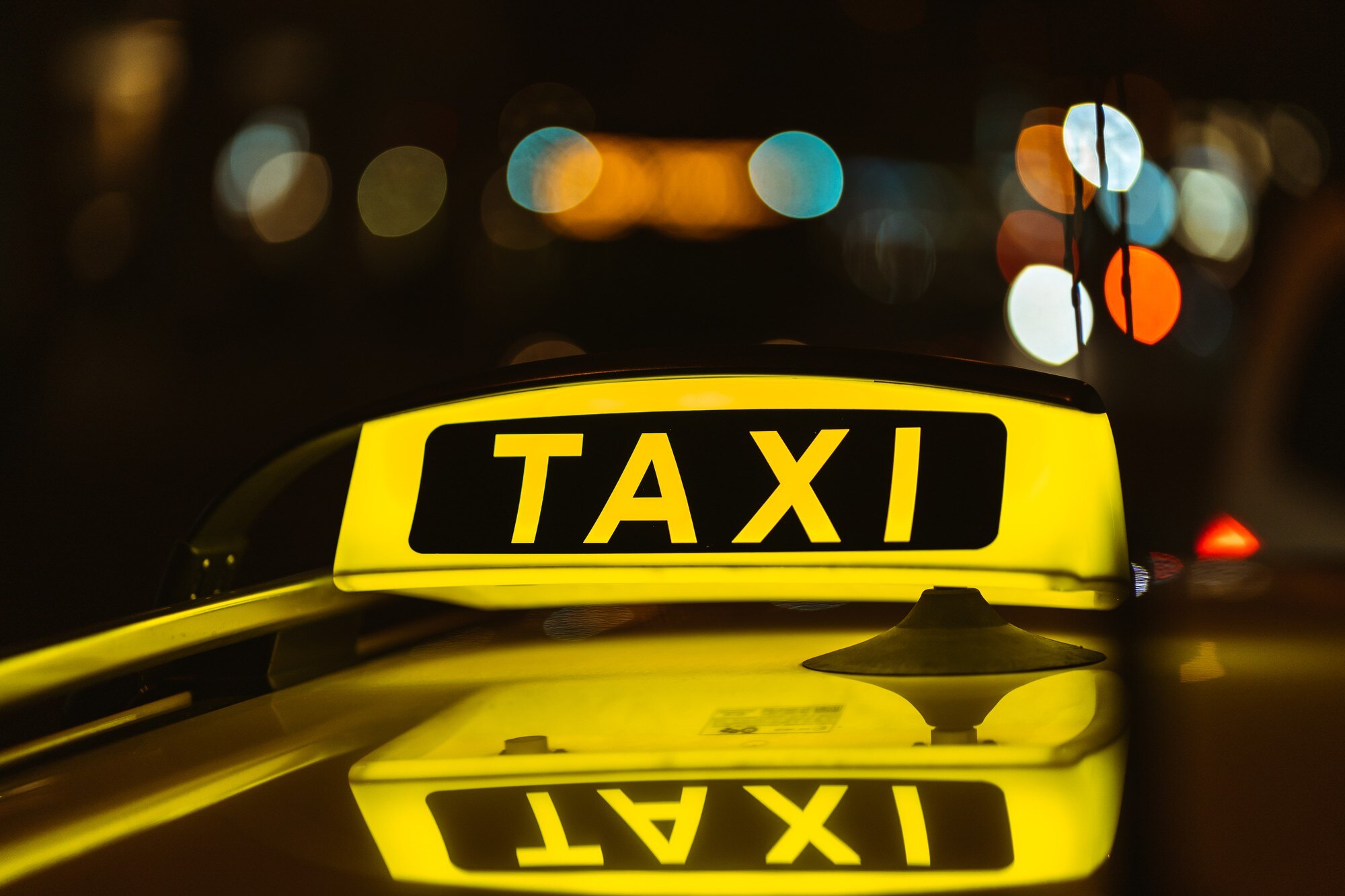 cartel-negro-amarillo-taxi-