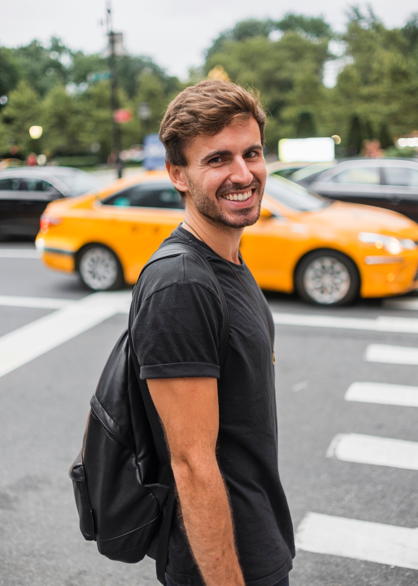 joven-sonriendo